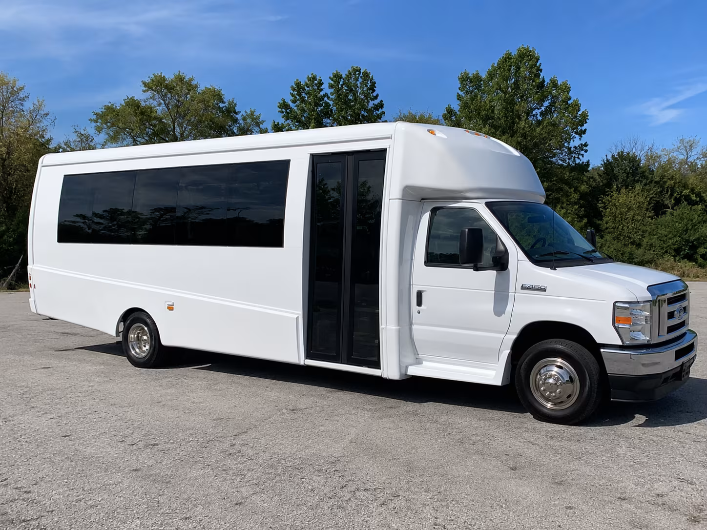 Scottsdale Birthday, Sweet 16, & Quinceañera Transportation party bus exterior