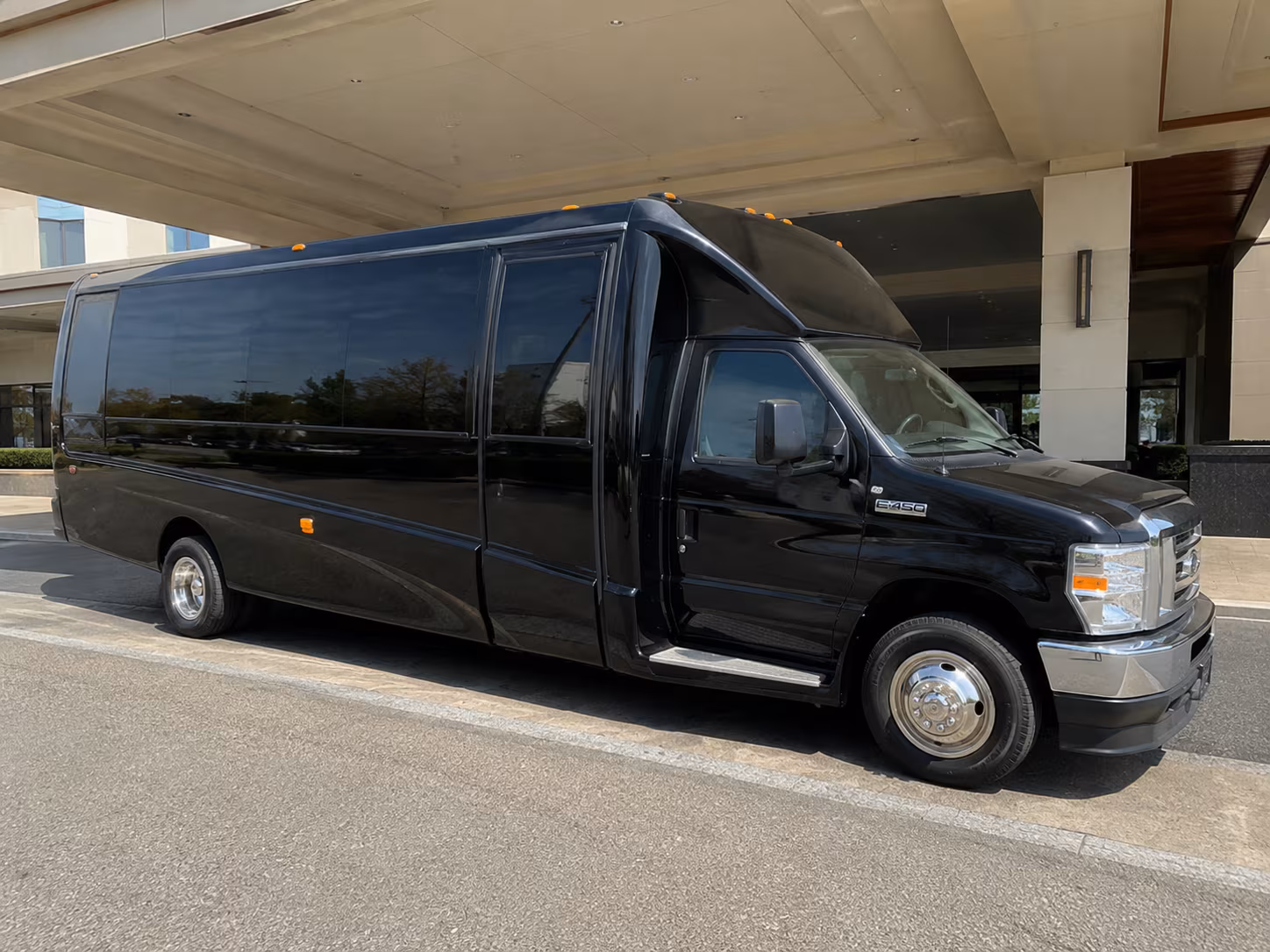 Scottsdale Birthday, Sweet 16, & Quinceañera Transportation party bus exterior