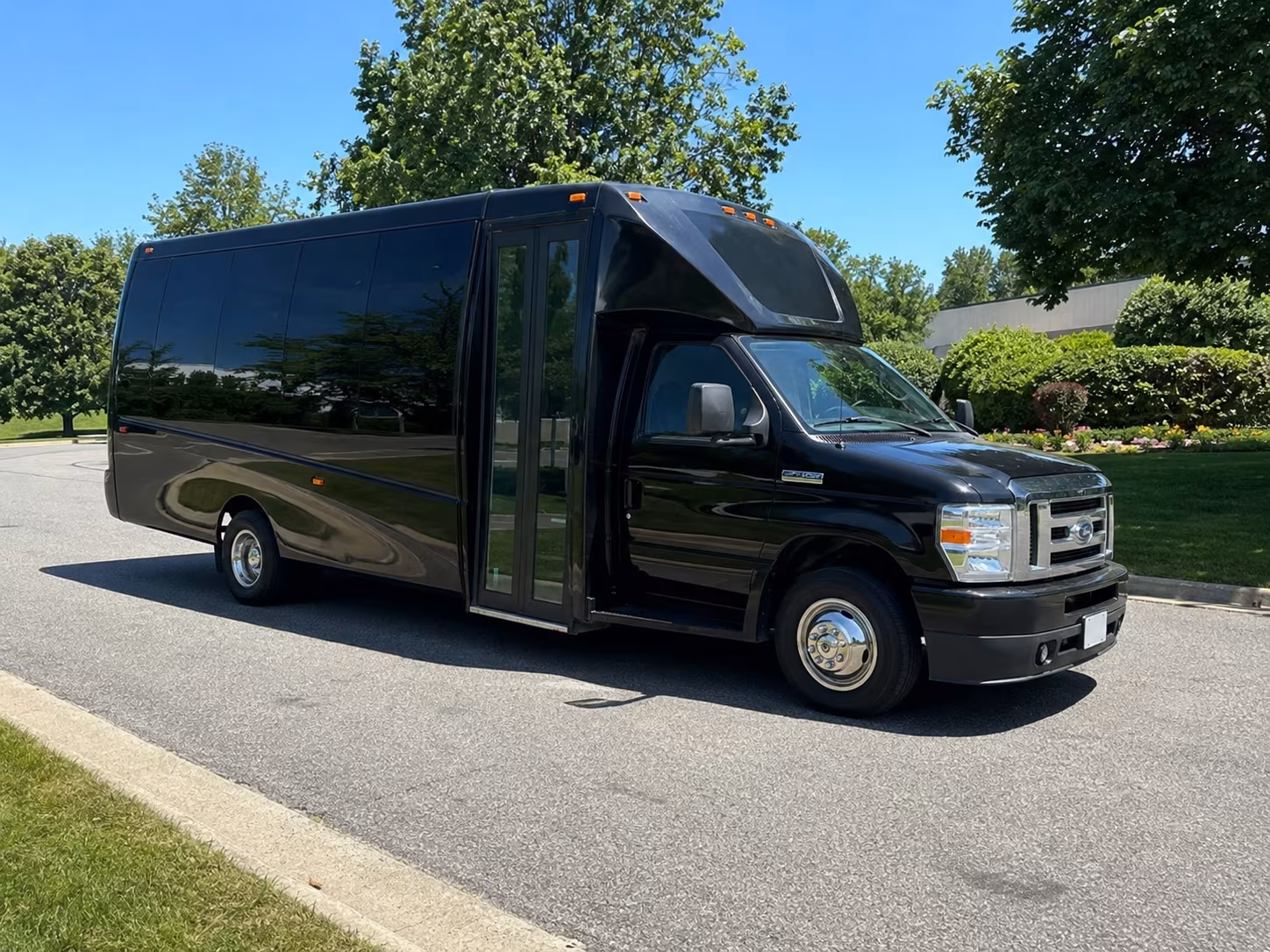 Scottsdale Winery Tour & Pub Crawl Transportation party bus exterior